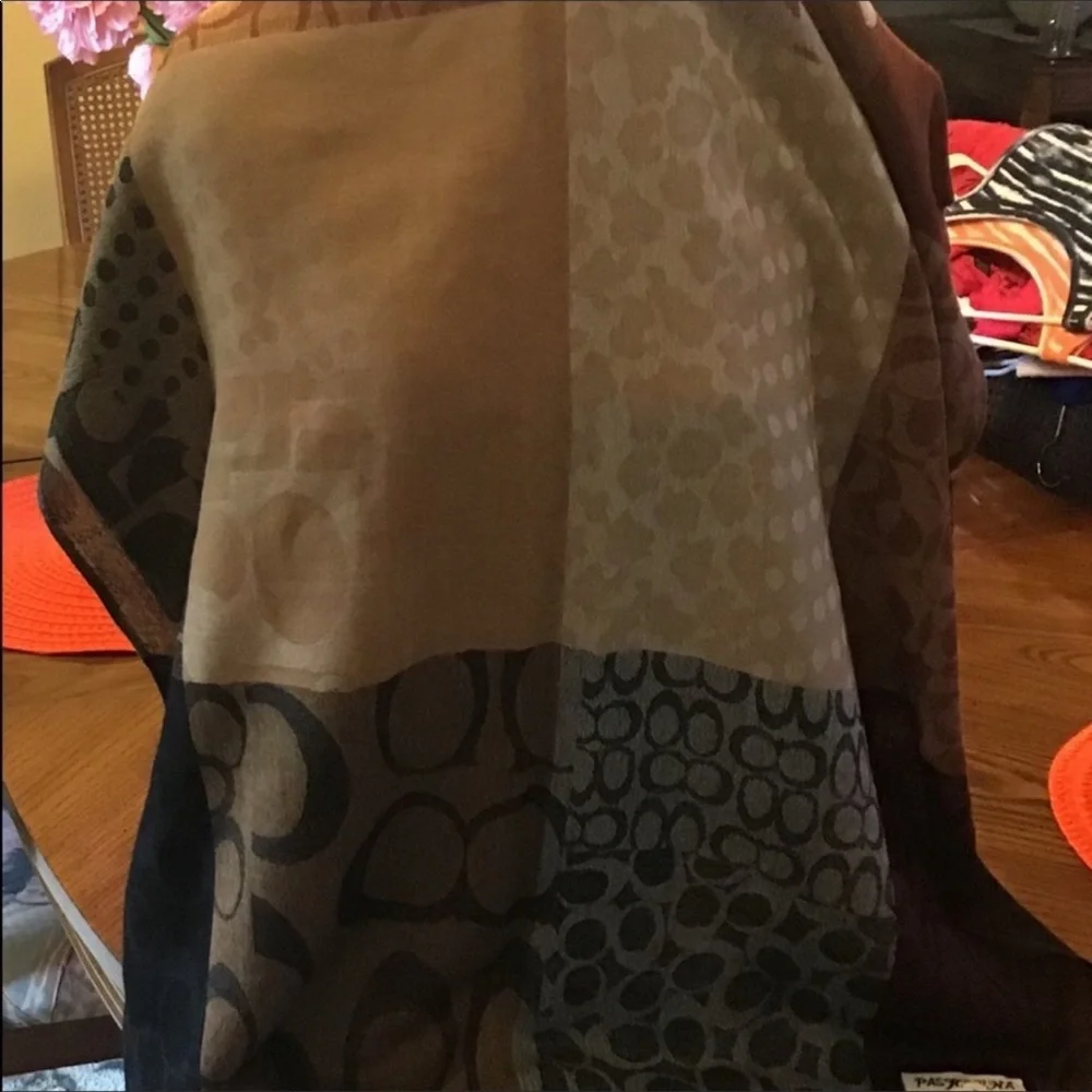 Pashmina scarf NWT has tassels ready with Fall colors. 70”x54” warm & co…